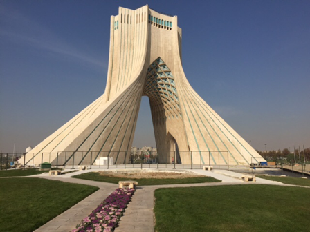 Read more about the article Iran, towers, markets and jewels